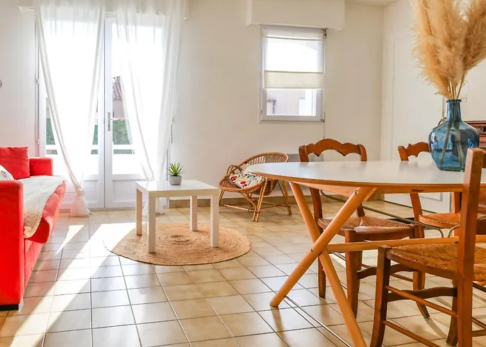 Prázdninový dům Maison De 7 Personnes Avec Jardin Tres Agreable Les Sables-dʼOlonne