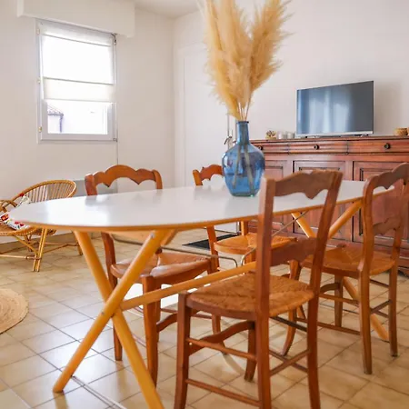 Vakantiehuis Maison De 7 Personnes Avec Jardin Tres Agreable *